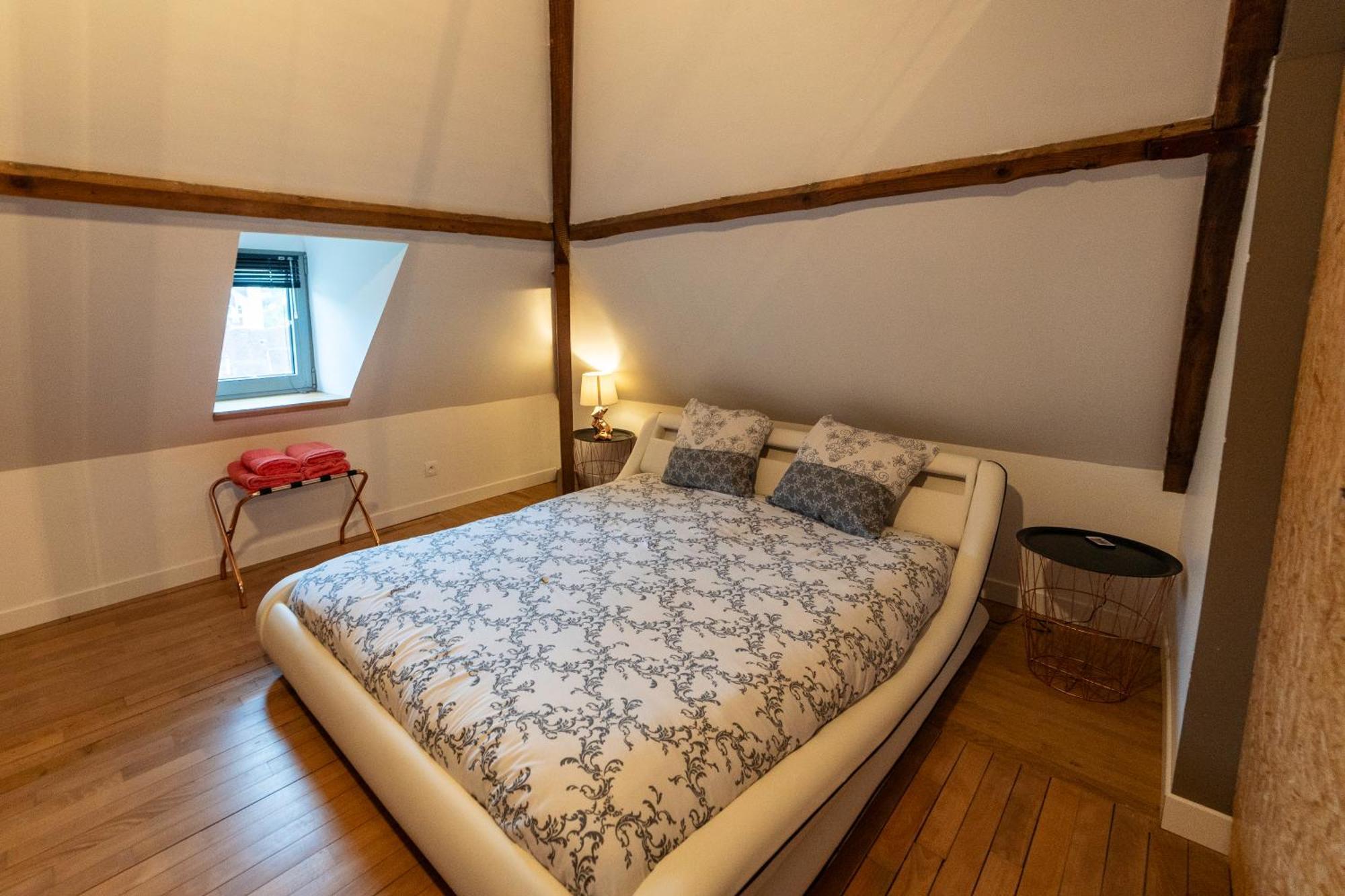 Bed and Breakfast Les Étoiles Tonnerre Esterno foto